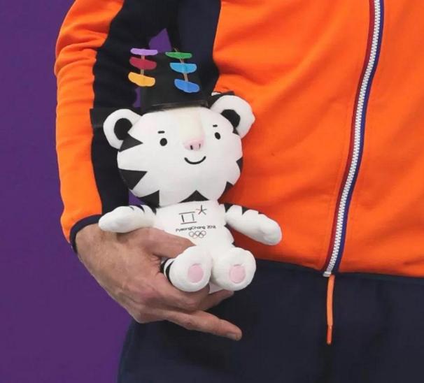 裁判不能太韩国 还记得02年世界杯托蒂红牌吗