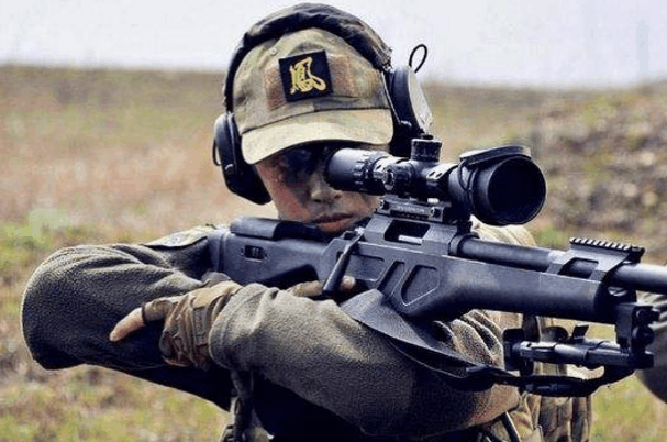 特种兵作战一般会带几把枪? 原来他们的搭配是这么的聪明!