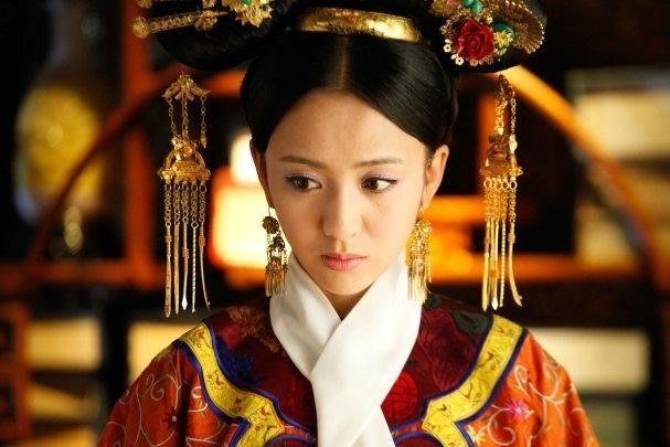 而赫舍里氏最终被追封为常妃.