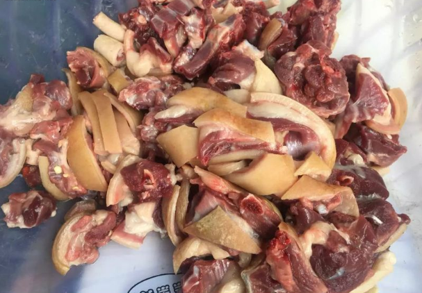 第一次吃到传说中的果子狸味道香滑我却难以下咽