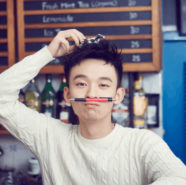 董子健解释自己不是个胖子结果又被网友给反嘲了