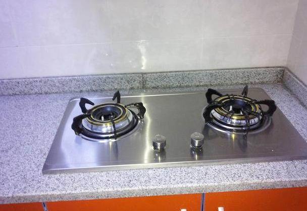 头次见有人厨房用这种炉灶,太聪明了,起码能一半燃气费