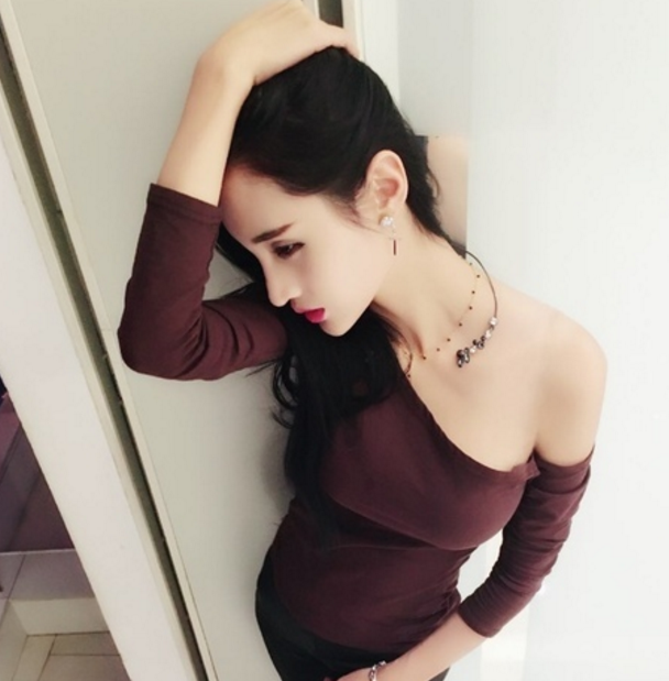 吴春怡身材很是可以绝对的宅男女神