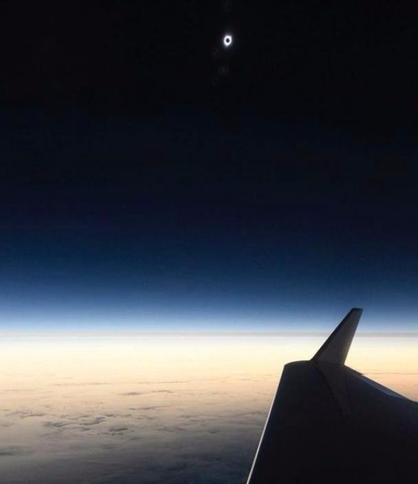 摄影师镜头下4张真实存在,让人难以置信的神奇景物