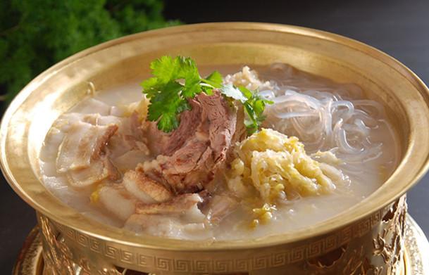 酸菜氽白肉这么做才是真正东北味酸爽开胃酣畅淋漓