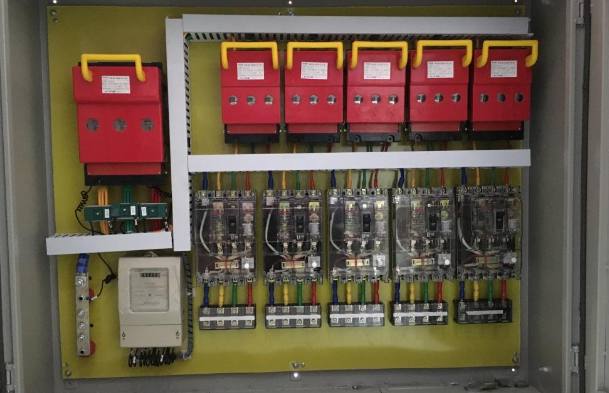 电工如果这样装配电箱记得给他塞多两包烟太专业了