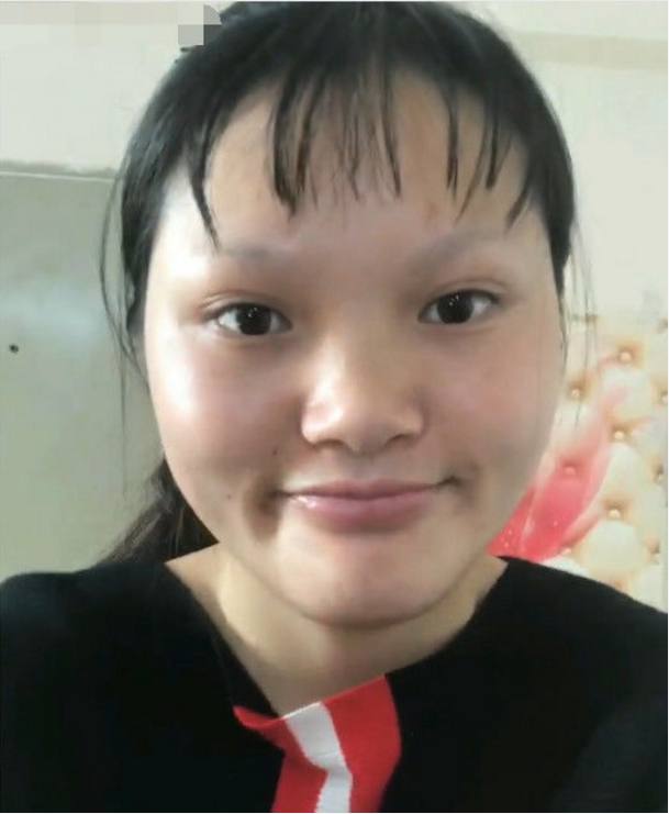 农村小伙和网恋女友见面,看到真人时小伙奔溃了!