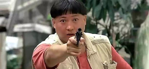 成龙为何怕洪金宝?向华强因为他不敢逼成龙拍