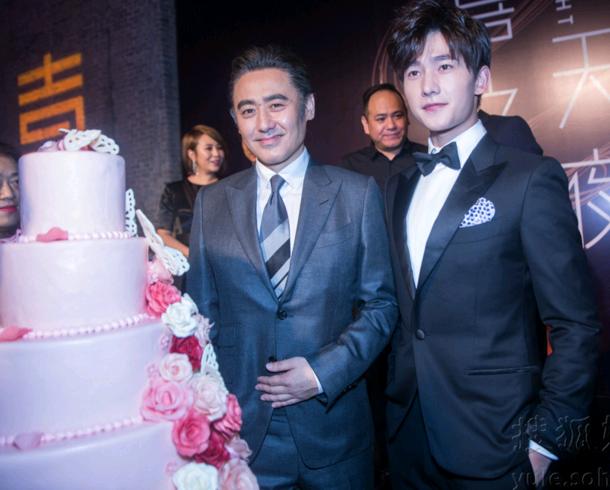 难怪娱乐圈的明星不愿意与他合照!