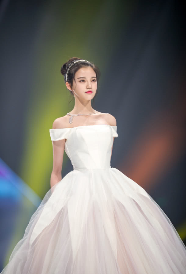 美人鱼2女主是她获张柏芝钦点美人鱼貌美秒杀林允