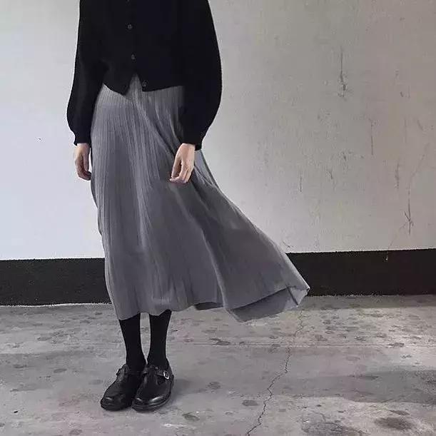 纱裙这么搭配很时尚, 春季适合这样的搭配, 让你穿出春天的味道.