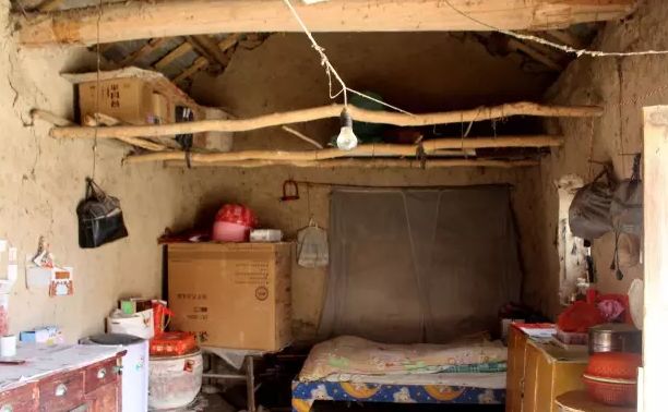 以前的房子,是真土.