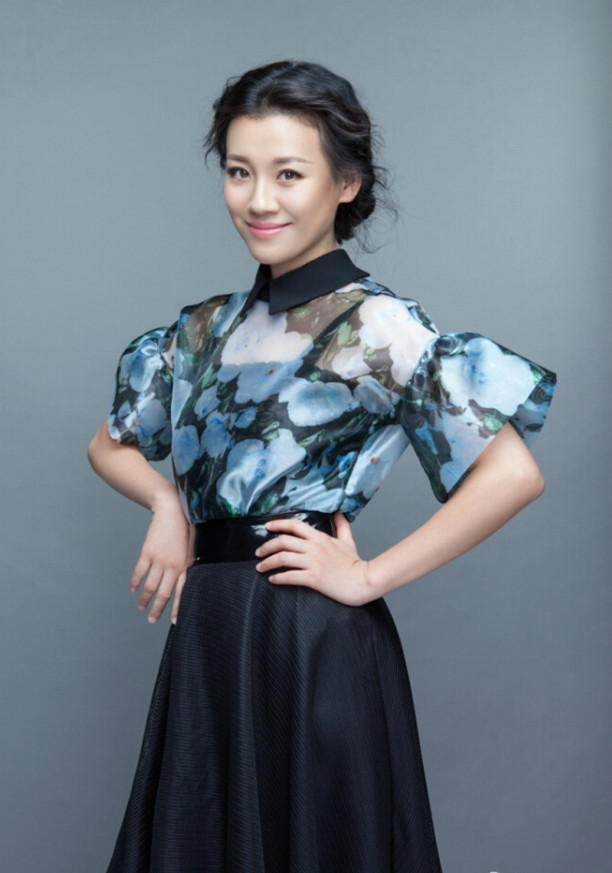 她是《琅琊榜2》的恶毒女,观众叫她去死,现实中却美得令人心动