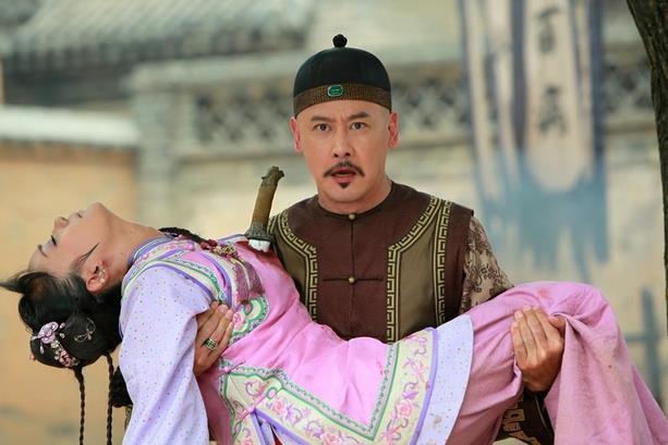 皇帝愧对死去的妃子,承诺20年后再见,20年后妃子归来已变成男子|马佳