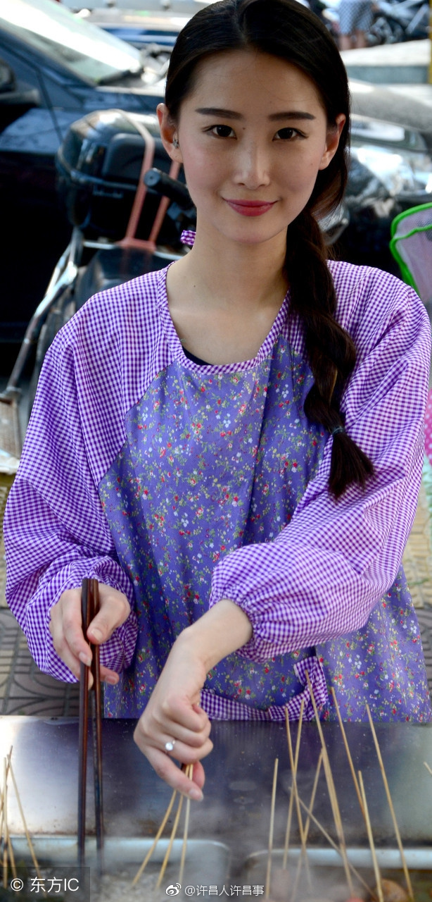 许昌90后美女卖串串香走红人称"西施",长的美干啥都能赚钱