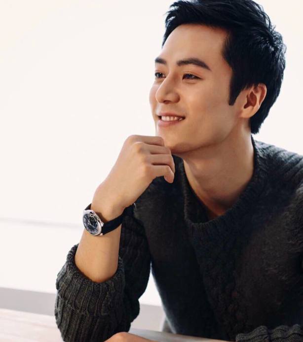 他刚出道,便以一部《美人心计》走红,所饰演的还是一代皇帝!