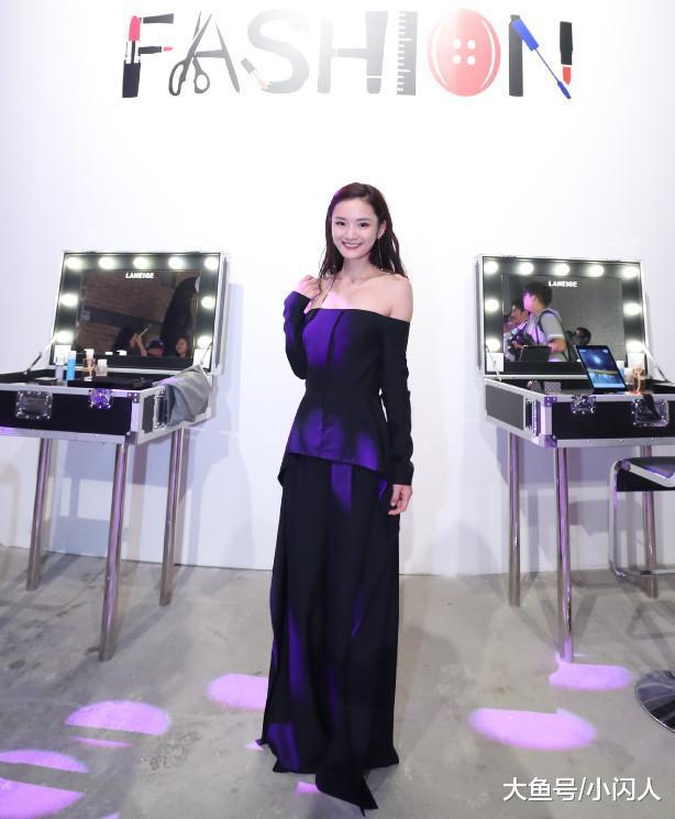 她大红时让黄圣依做配, 如今靠演"坏女人"刷存在感, 气质轻灵!