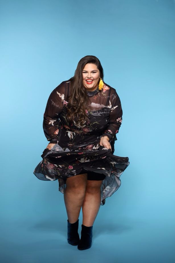 胖女子被嘲笑永远找不到男友,如今则因肥胖身材成时尚模特