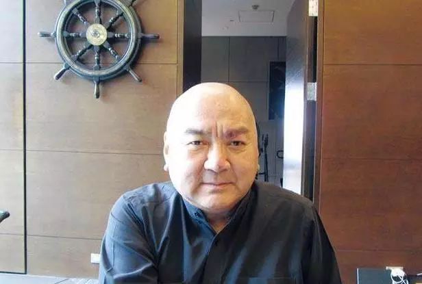 大润发“委身”阿里巴巴,创始人尹衍梁经历比马云传奇十倍!__财经头条