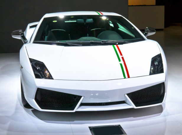 她是冯巩最美的徒弟,却因运气不佳多次成春晚备胎,如今豪车傍身