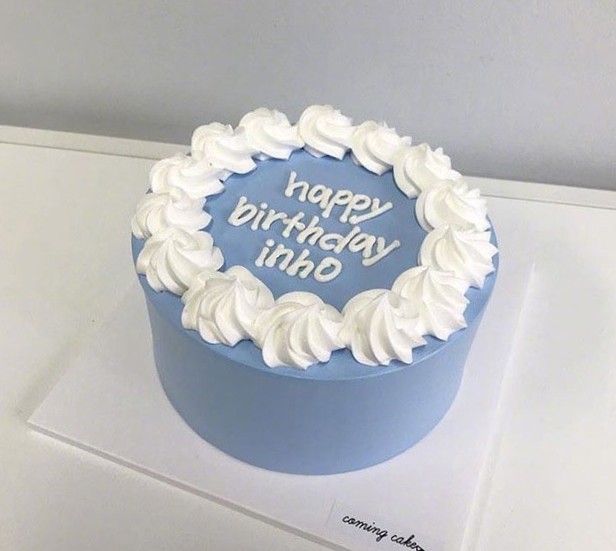 这样的极简风蛋糕,看着有没食欲?