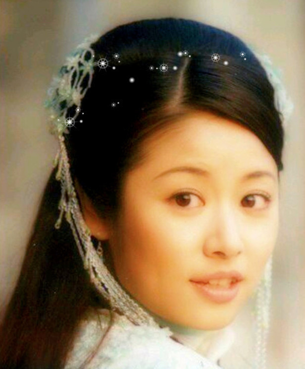 中人物,她最后成为主人公韦小宝的七位夫人之一,全名叫爱新觉罗·建宁