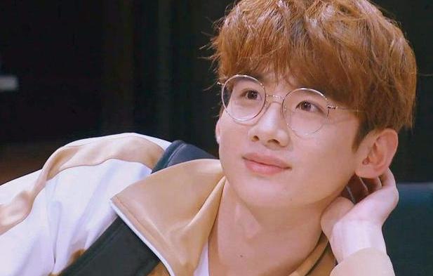 魏大勋发微博晒和白敬亭合照,结果白敬亭回复