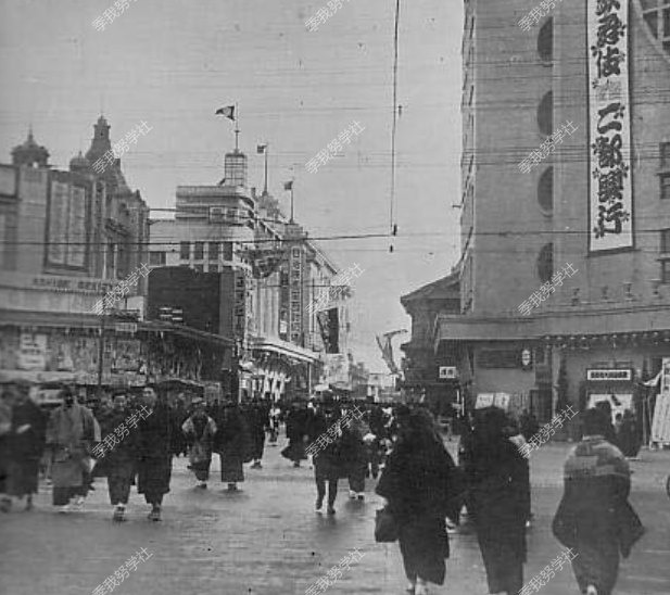 上世纪30年代的日本社会景象:文明程度接近西方 却侵略成性