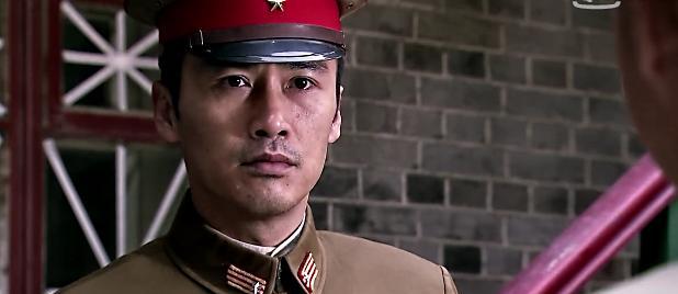 谍战电视剧《功勋》李小冉和柳云龙各自危险的潜伏着!