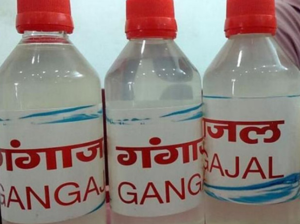 印度恒河水很神奇5元一瓶矿泉水装满污染网友白给都不要