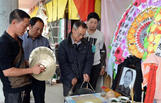 李少华|老太|小伙_新浪新闻