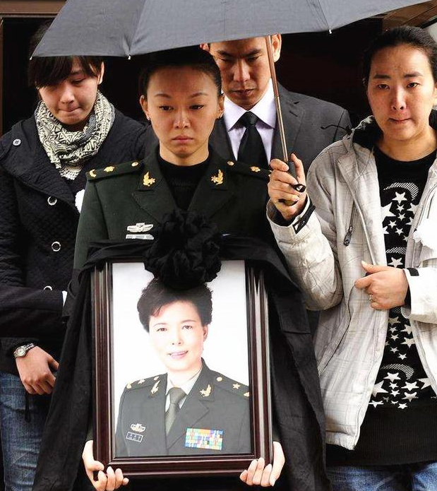 她是女排精神的代表人物,却因癌症离世,郎平泣不成声!