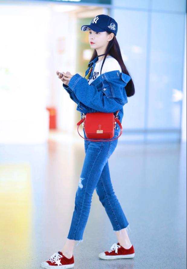 沈梦辰又变脸了,但镜头移到她下半身的时候,我呆了