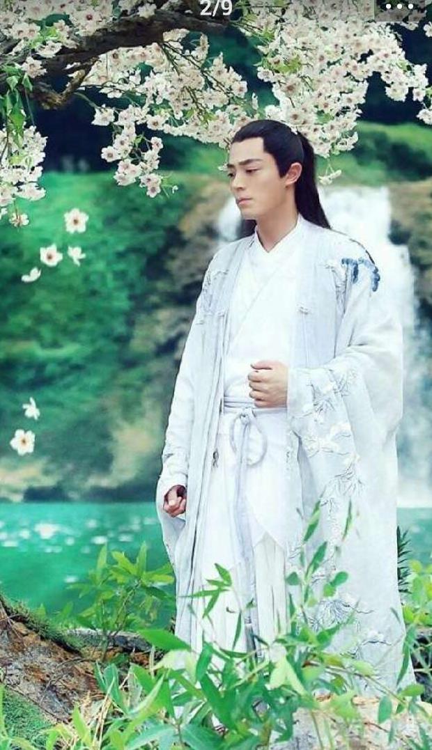 对于古装剧中的美男子,想必大家心目中都会浮现一个身着白衣