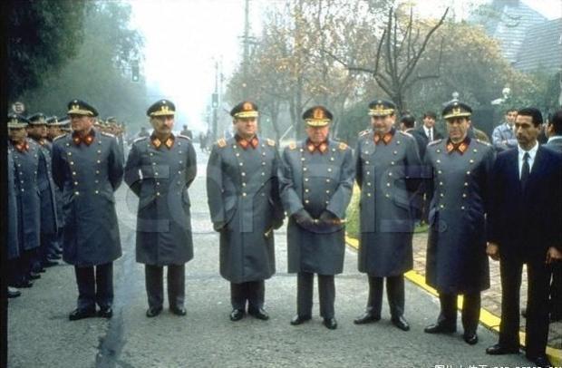 智利军队仪仗队,深得普鲁士真传.智利士兵.