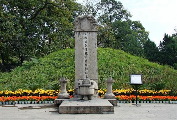 他的死堪比帝王,共用21口棺木,专家考证疑冢确实存在!