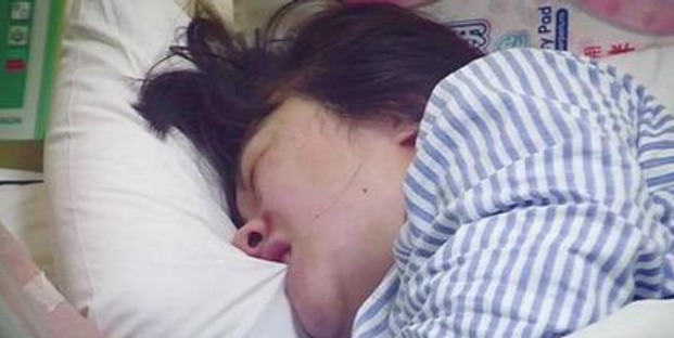 女人生孩子时候的表情看完后你就知道有多痛了