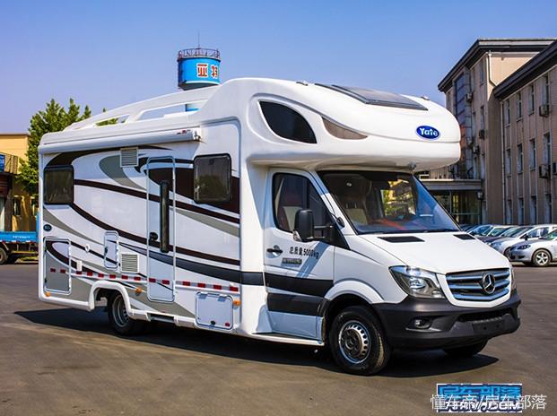 这辆车的价格可以买一套房高端奢华的奔驰房车