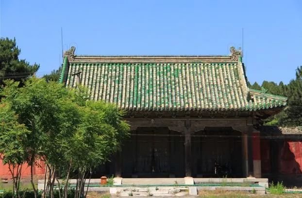 泰妃园寝内景弘历登基后,厚待五弟弘昼的生母耿氏