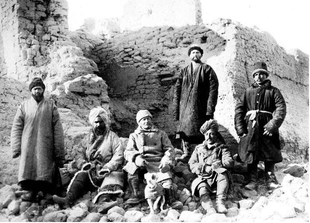 斯坦因是如何无耻的欺骗了王道士才盗走敦煌数以万计的珍贵文物?