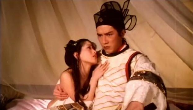 日本的av电影业十分成熟,虽然不知杨思敏为何来到香港发展,但却也成为