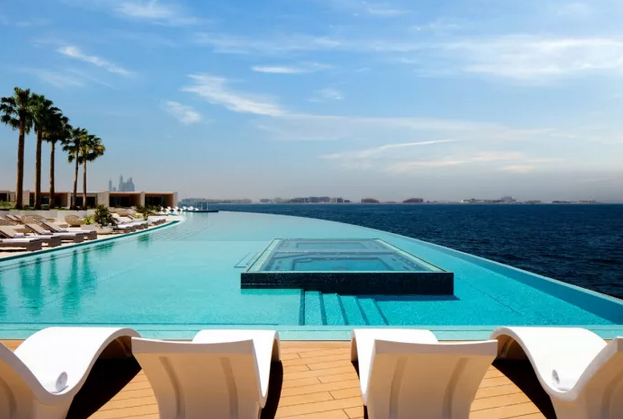 壕!无!人!性!直击迪拜帆船酒店带你进入土豪世界.