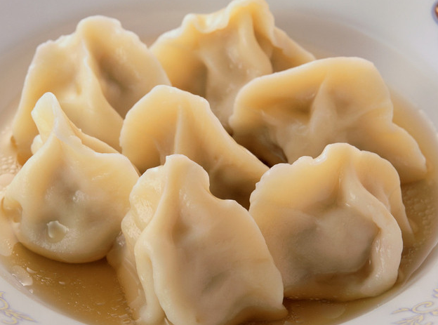 老师傅教你几招,饺子绝不破皮