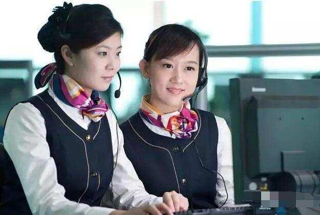 中国移动客服平均每天接165个电话,那她们一个
