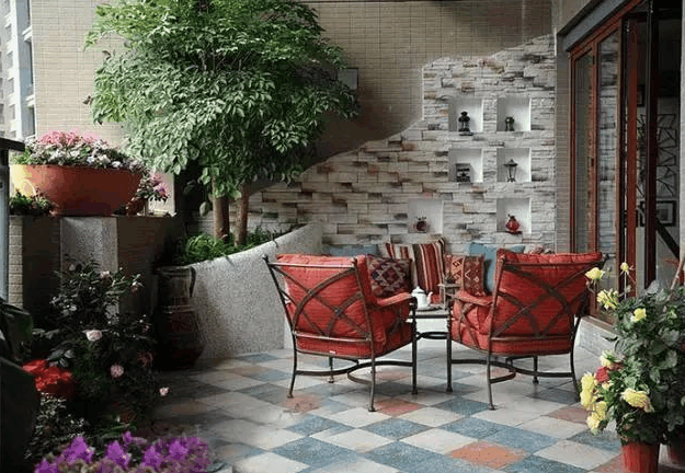 老婆将阳台这样一改造,看到的人没有不夸的,邻居纷纷过来取经!