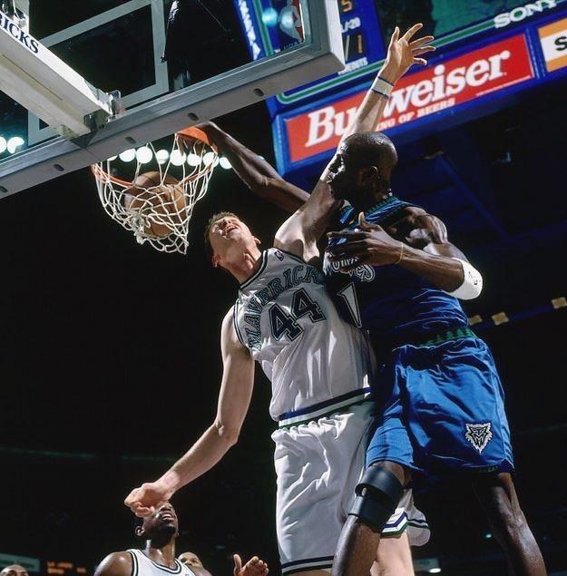 周琦模板大竹竿肖恩布拉德利的篮球生涯