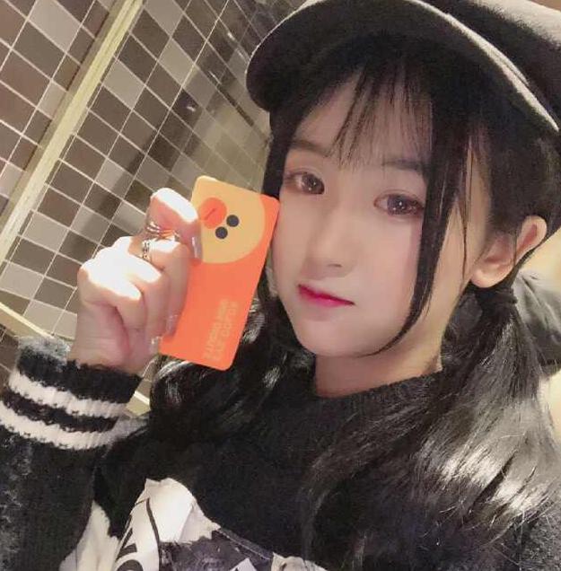 快手主播杨清柠关掉美颜特效暴露真实长相,网