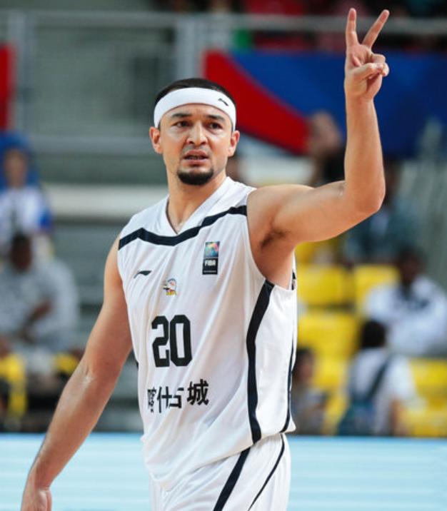 cba三分最神准之球队,三分雨爆射却被一人拖累战绩下滑宝石争霸