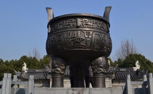 夏禹九鼎 鼎在中国本就是至高无上的存在,夏禹九鼎更是被视为中华神州
