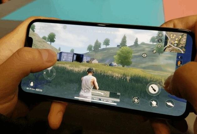 iPhoneX吃鸡实测:刘海周全屏,这外挂开得有点